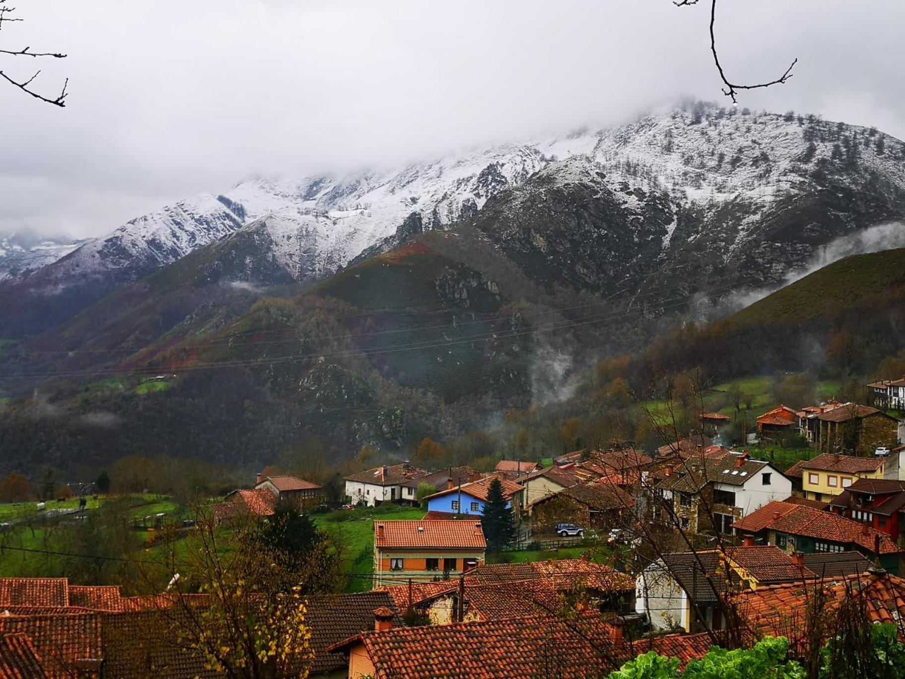 Apartamentos Rurales El Collain De Campiellos Exteriör bild